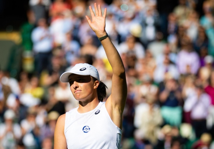 层对他的坚 层对他的坚