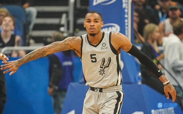 英超官方悼念鲍多克：深感悲痛，我们的心与他的家人和朋友同在