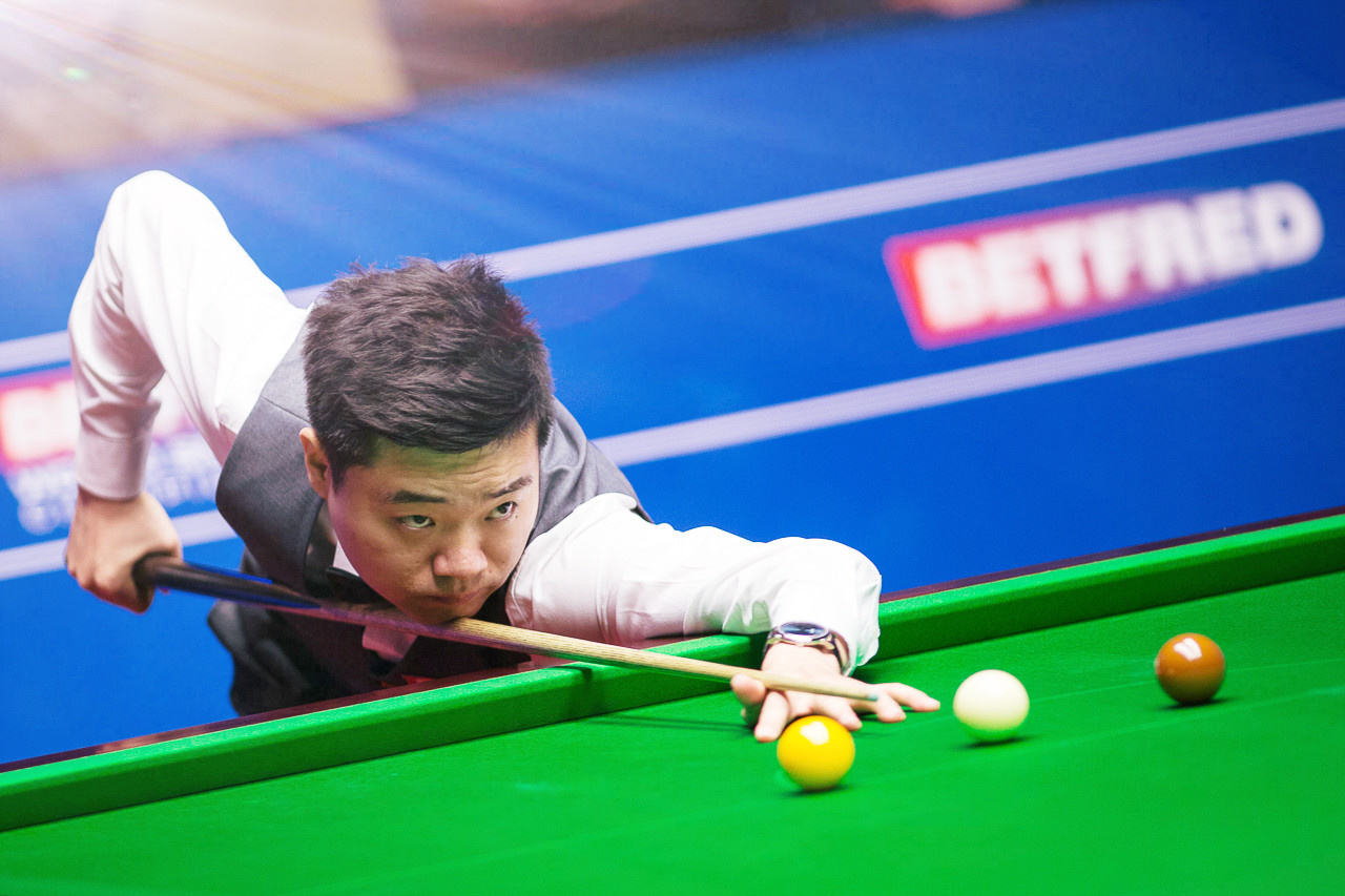 高强度的 高强度的