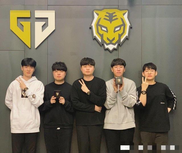 和打野时 和打野时