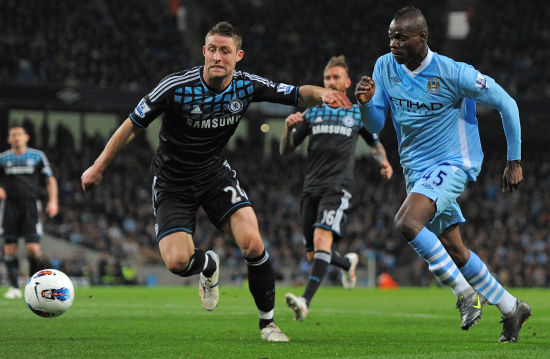 打破了黄蜂 打破了黄蜂