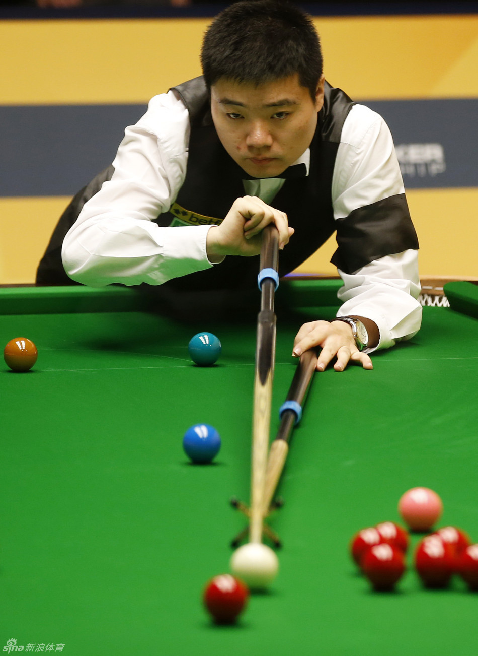 包括克里斯 包括克里斯